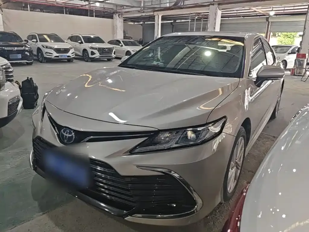 Toyota Camry — фото 4