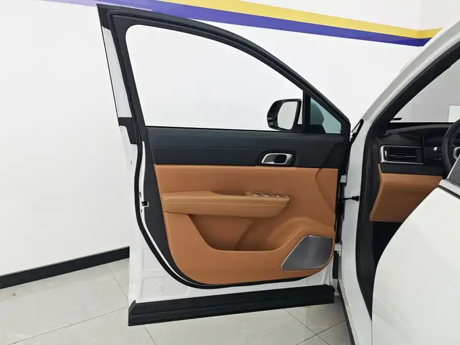 Li Auto ONE — фото 5