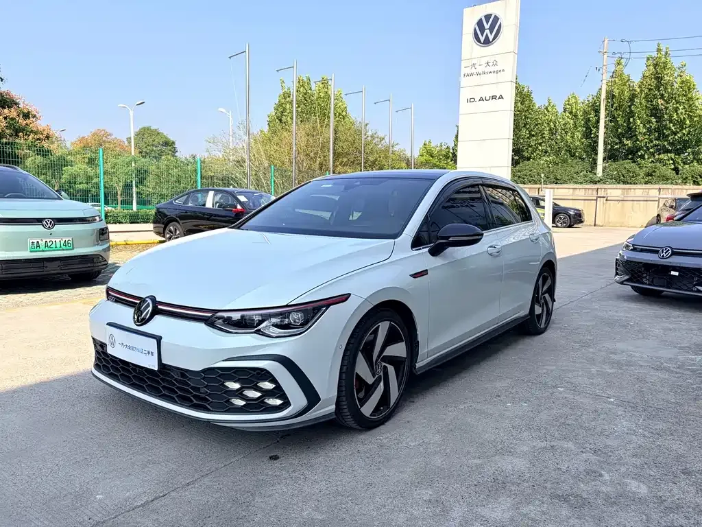 Volkswagen Golf GTI — фото 6