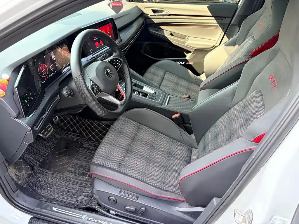 Volkswagen Golf GTI — фото 8