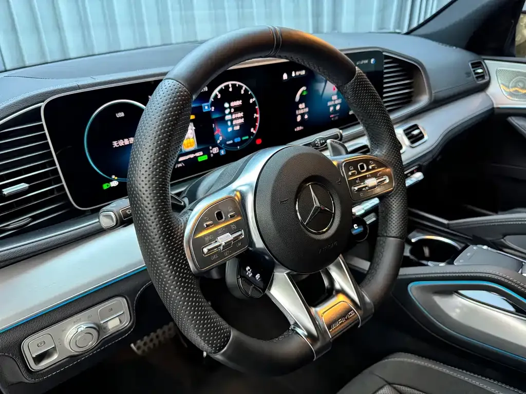 Mercedes-Benz GLE AMG — фото 7