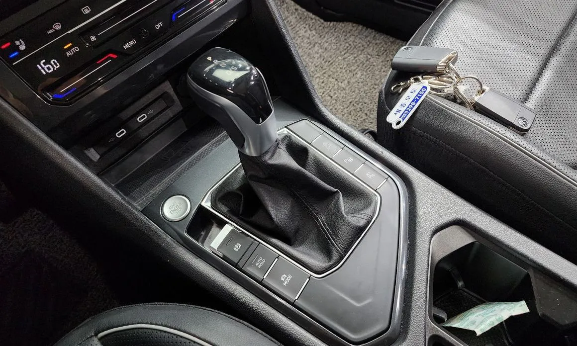 Volkswagen Tiguan — фото 10