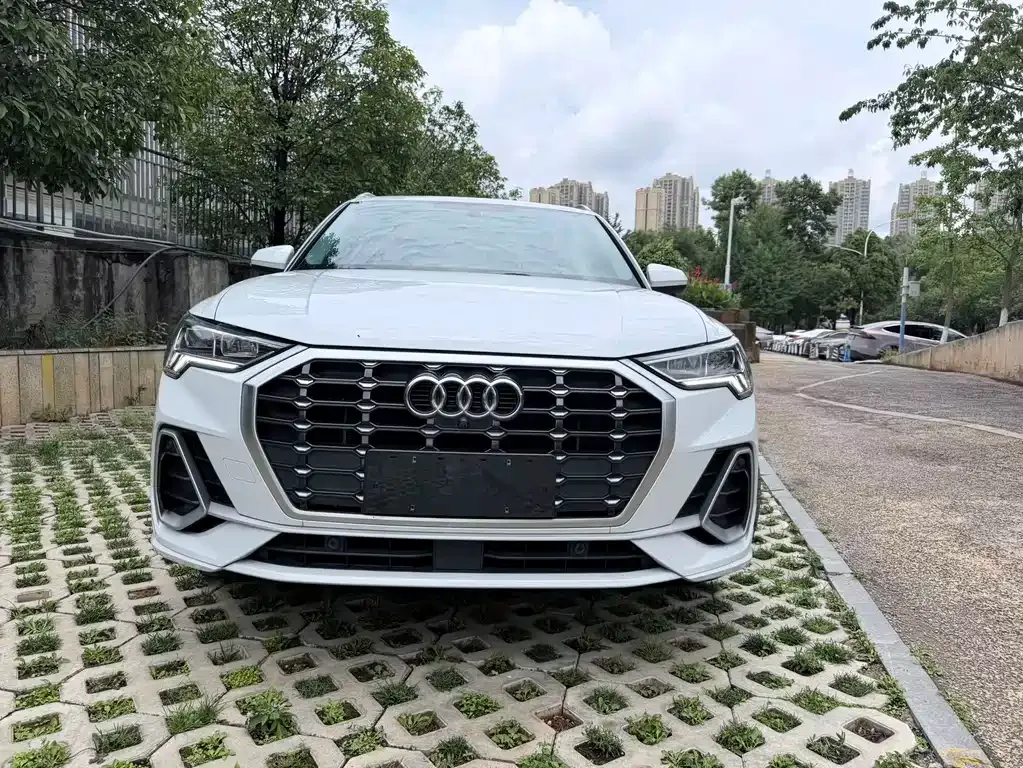 Audi Q3 — фото 8