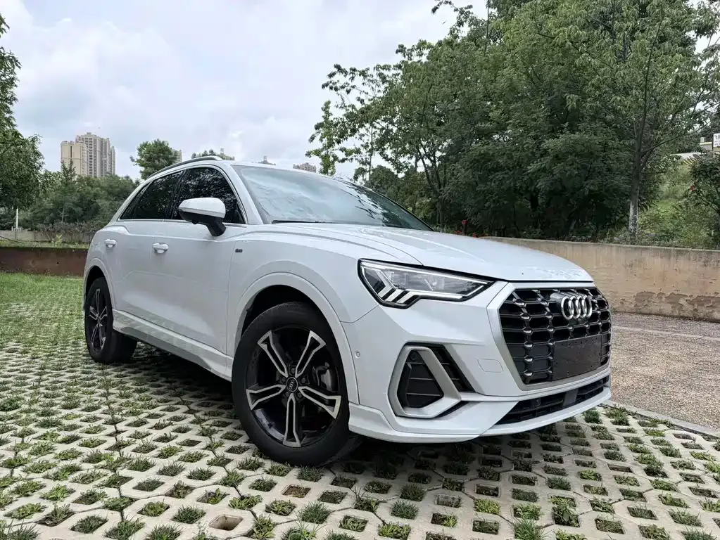 Audi Q3 — фото 10