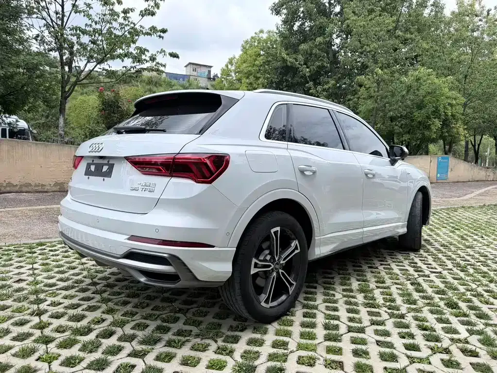 Audi Q3 — фото 4