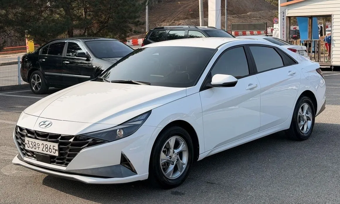 Hyundai AVANTE — фото 1