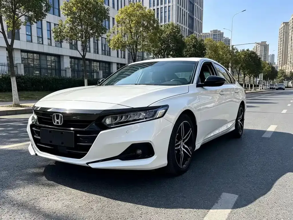 Honda Accord — фото 1