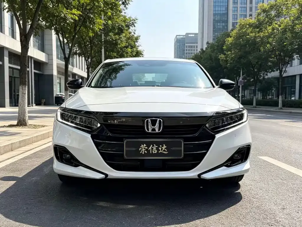 Honda Accord — фото 8