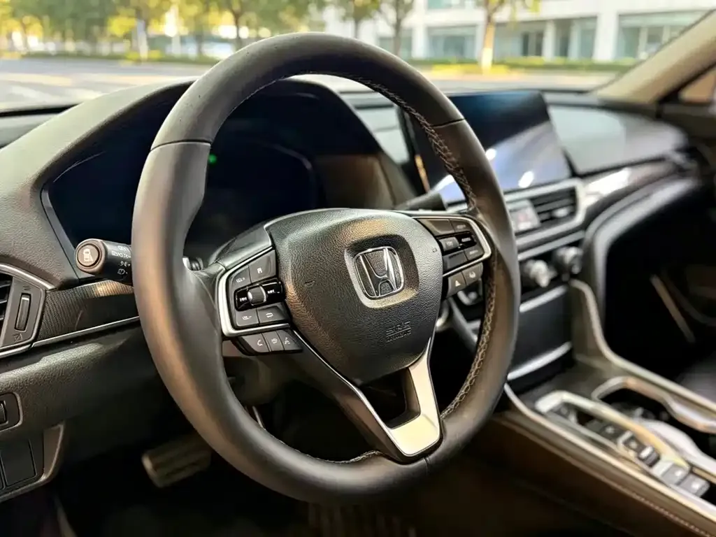 Honda Accord — фото 7