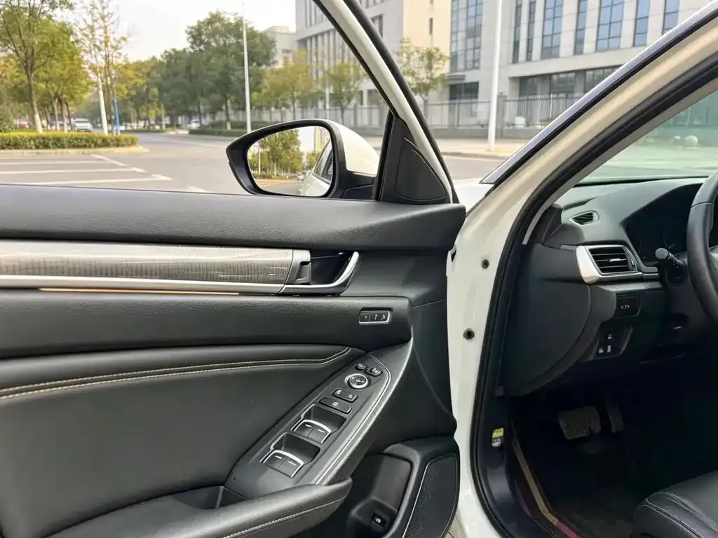 Honda Accord — фото 2