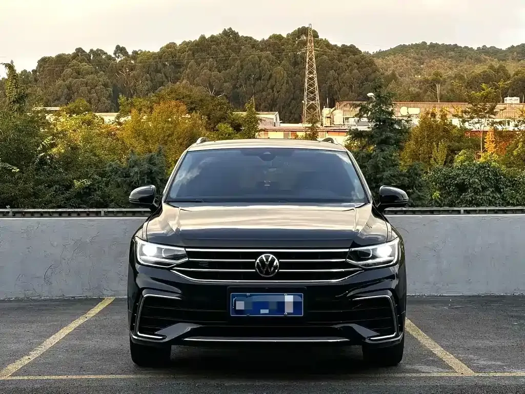 Volkswagen Tiguan L — фото 3