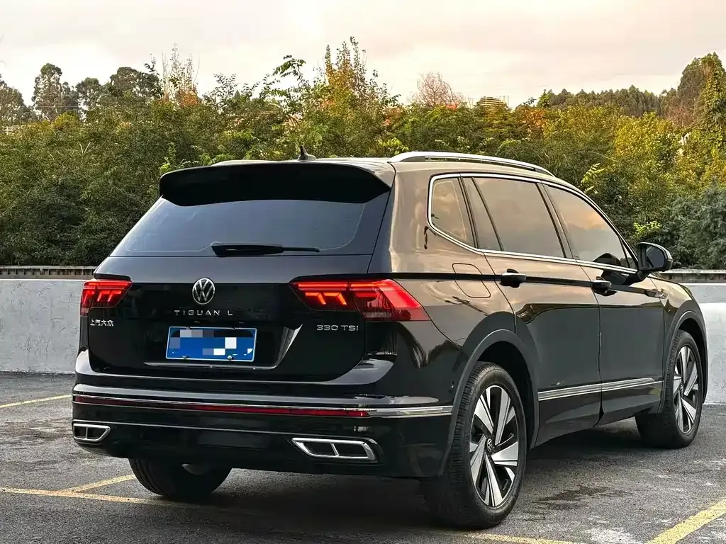 Volkswagen Tiguan L — фото 9