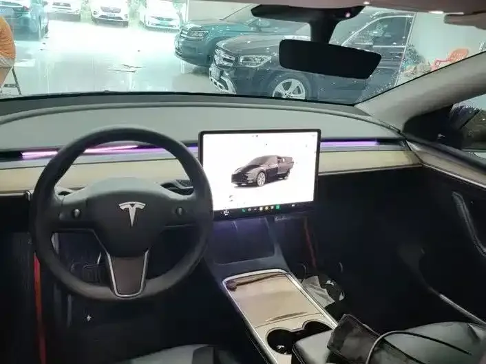 Tesla Model Y — фото 4