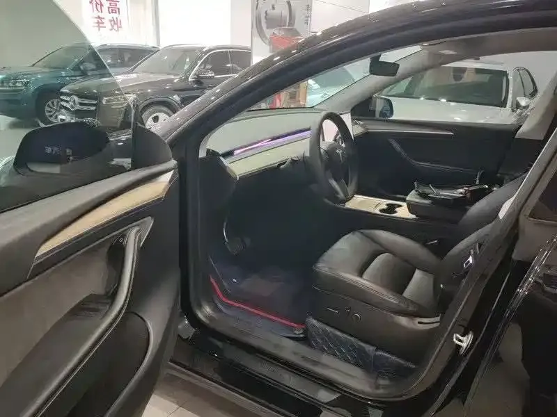 Tesla Model Y — фото 6