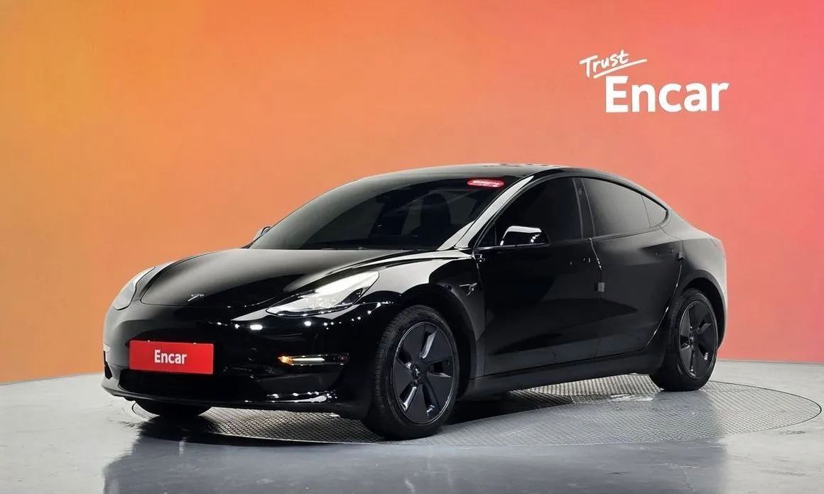 Tesla Model 3 — фото 1