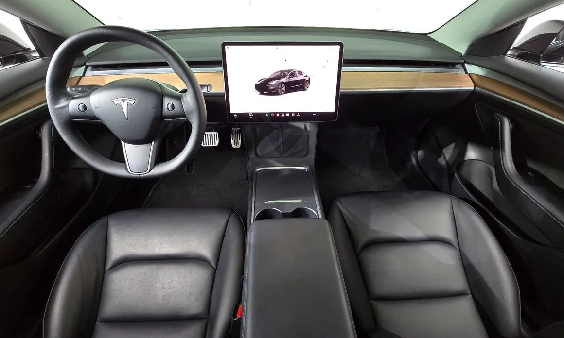 Tesla Model 3 — фото 7