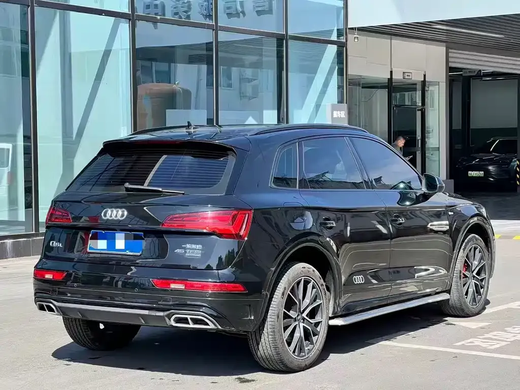 Audi Q5L — фото 2