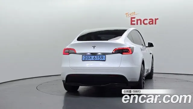 Tesla Model Y — фото 5