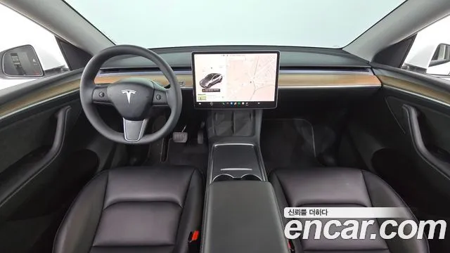 Tesla Model Y — фото 10