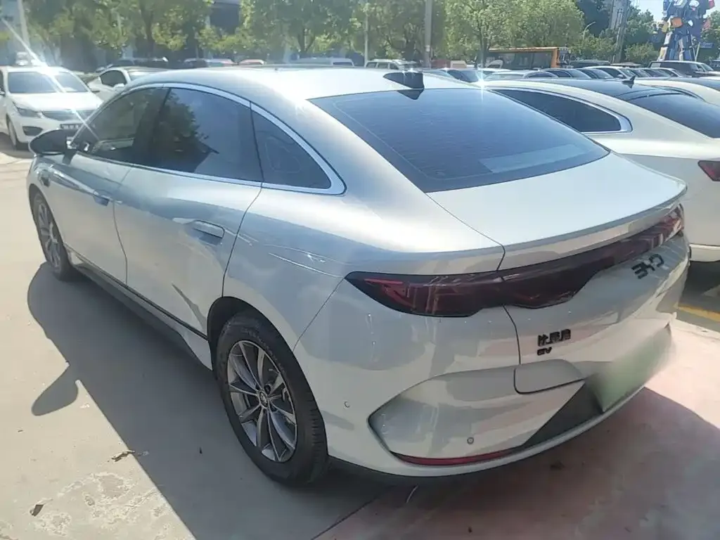 BYD Qin L — фото 10