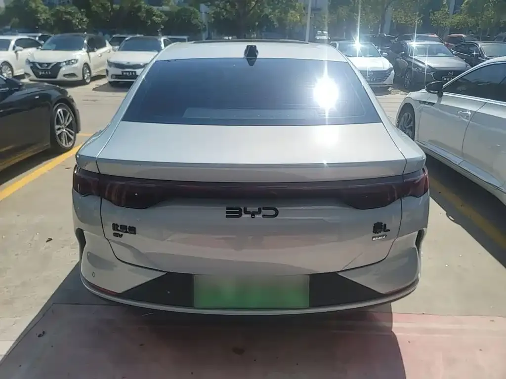 BYD Qin L — фото 7