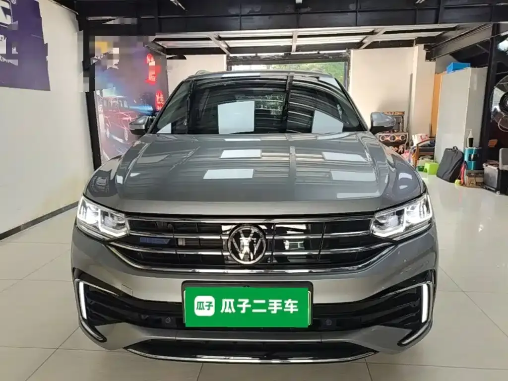 Volkswagen Tiguan L PHEV — фото 6