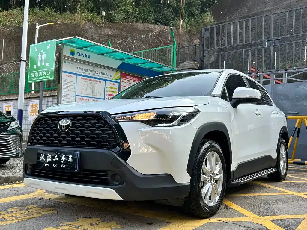Toyota Corolla Cross — фото 1