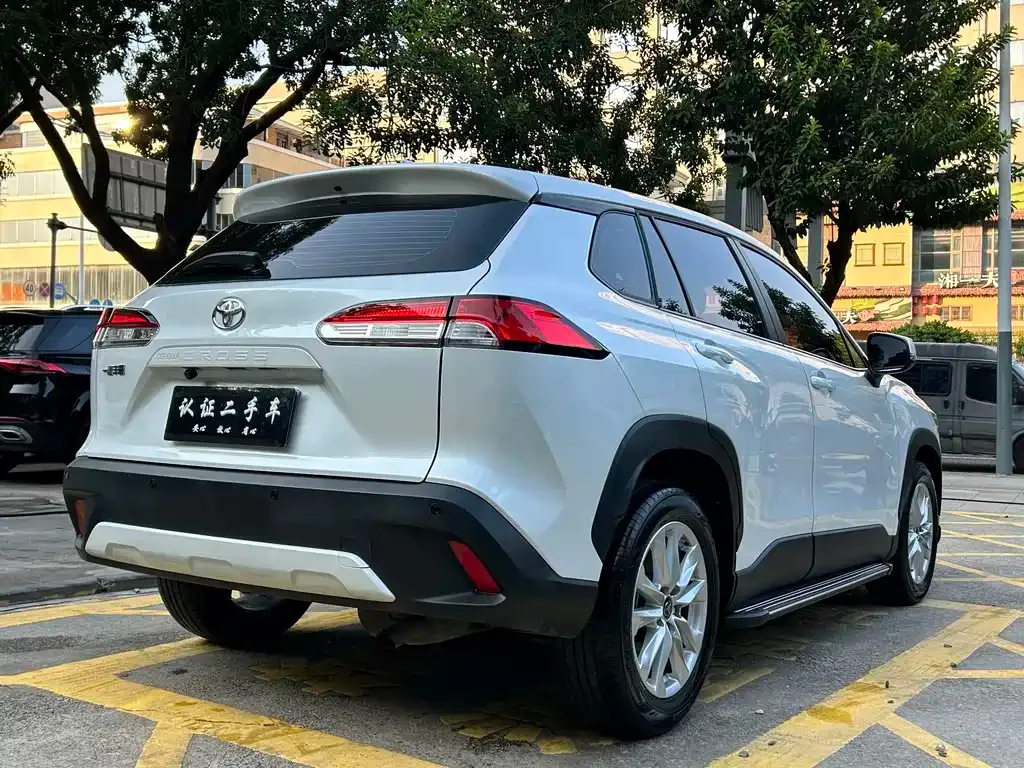 Toyota Corolla Cross — фото 4