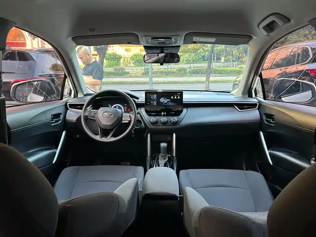 Toyota Corolla Cross — фото 6