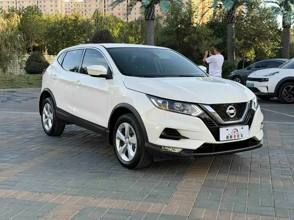Nissan Qashqai — фото 4