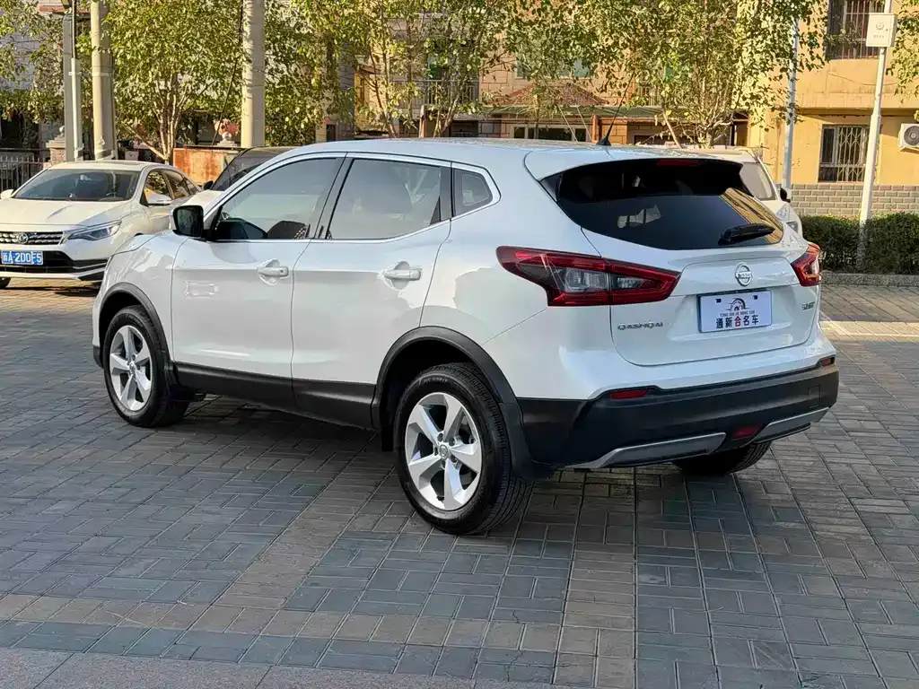 Nissan Qashqai — фото 5