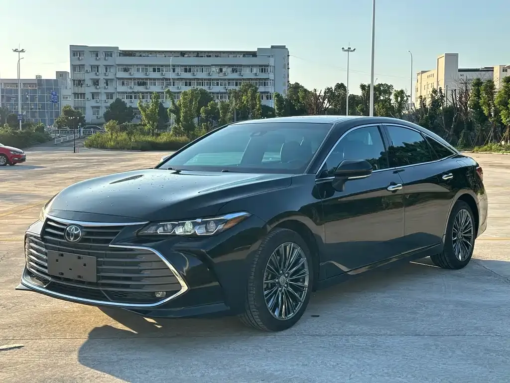 Toyota Avalon — фото 2