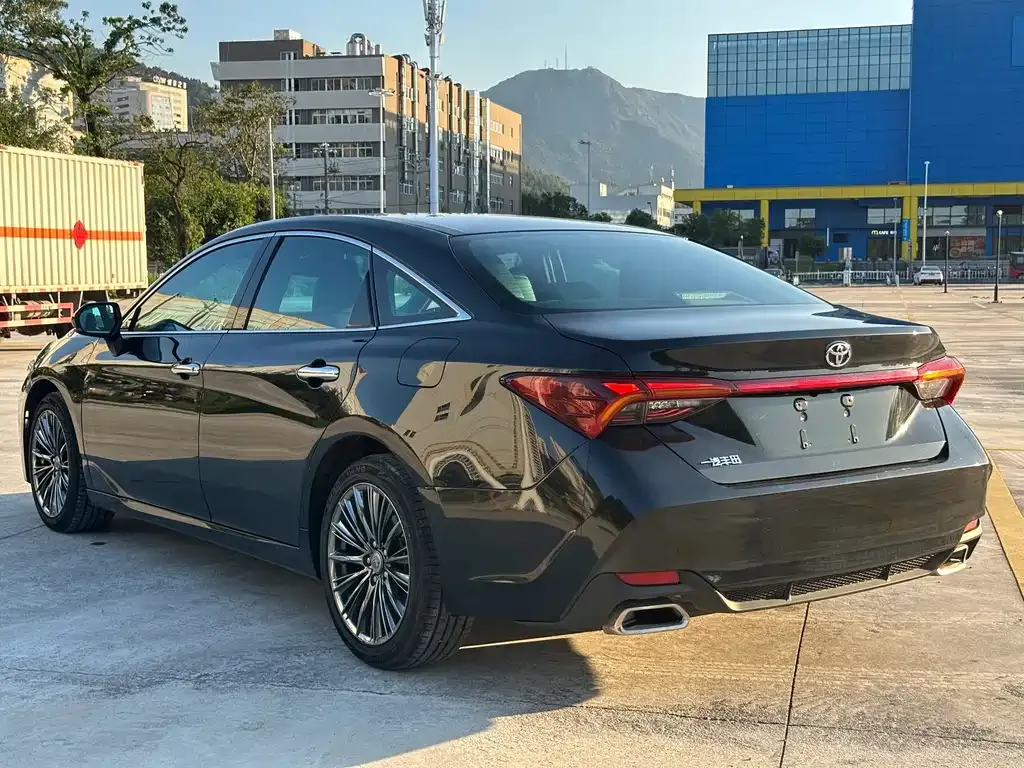 Toyota Avalon — фото 10