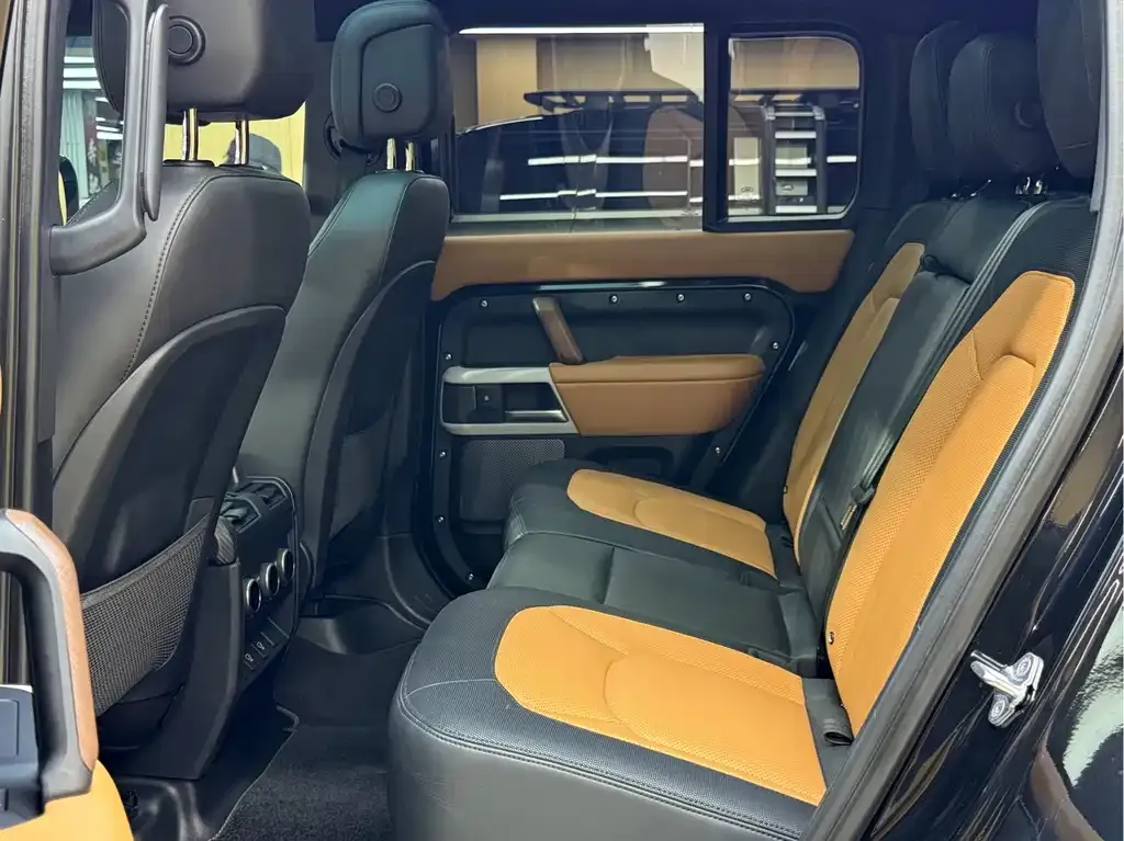 Land Rover Defender — фото 10