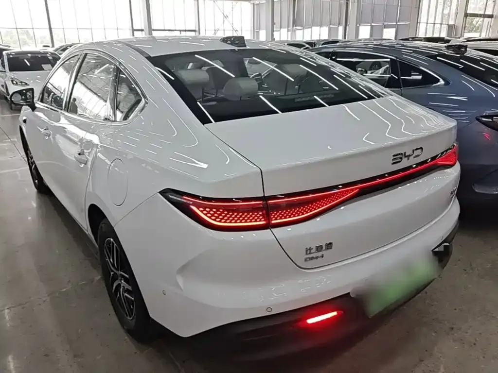 BYD Seal 05 DM-i — фото 6