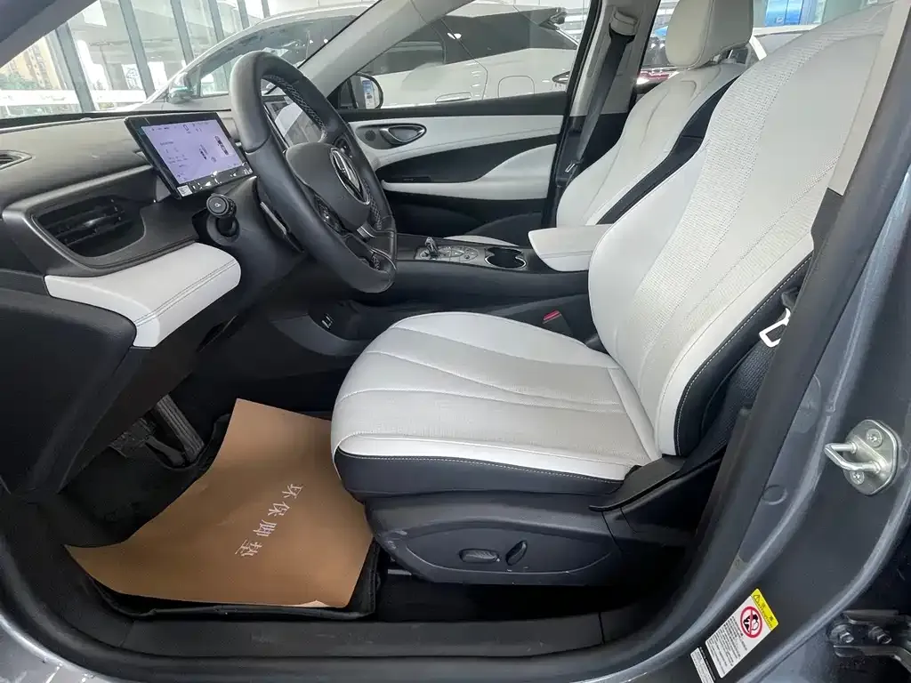 BYD Seal 05 DM-i — фото 6