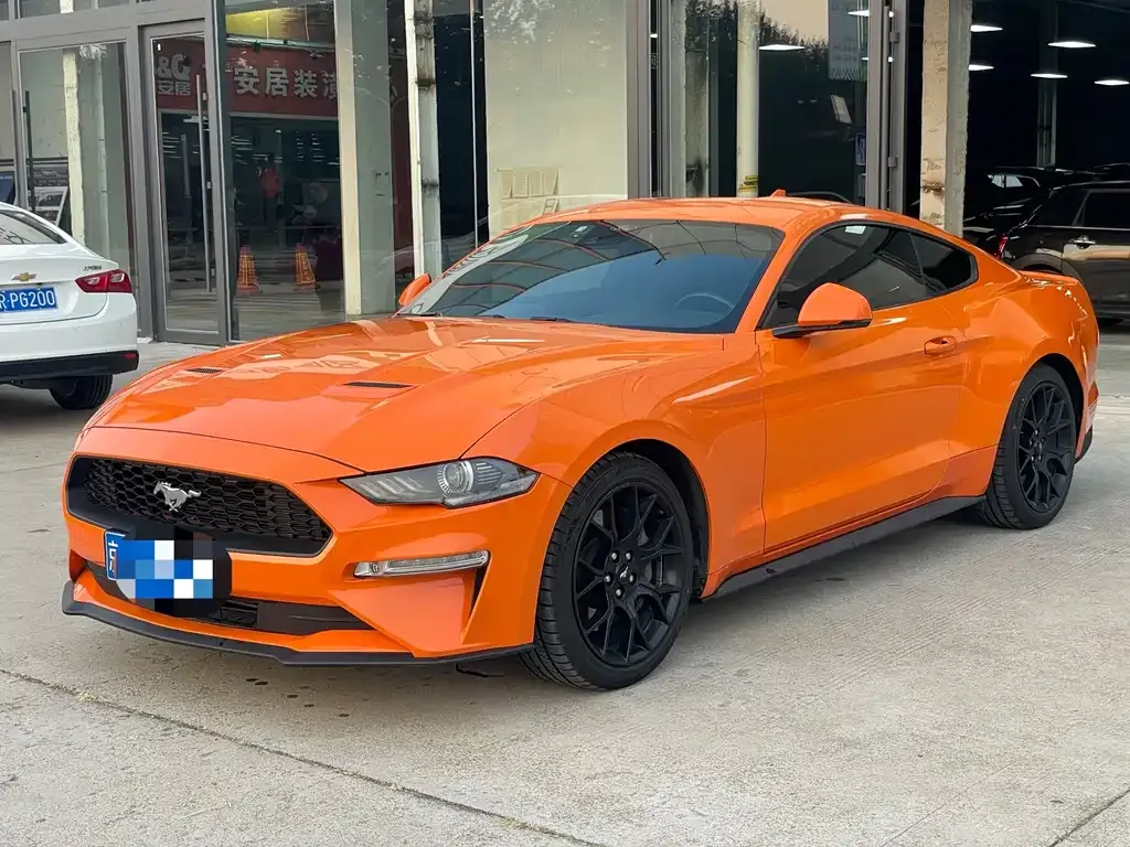 Ford Mustang — фото 1