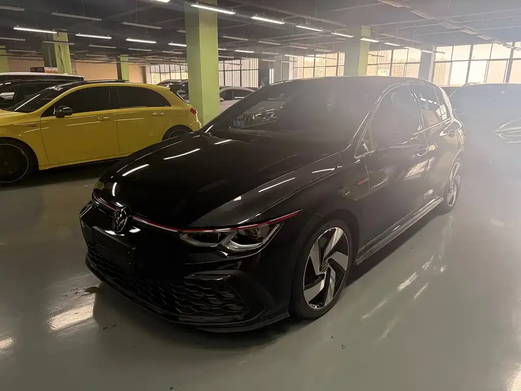 Volkswagen Golf GTI — фото 1