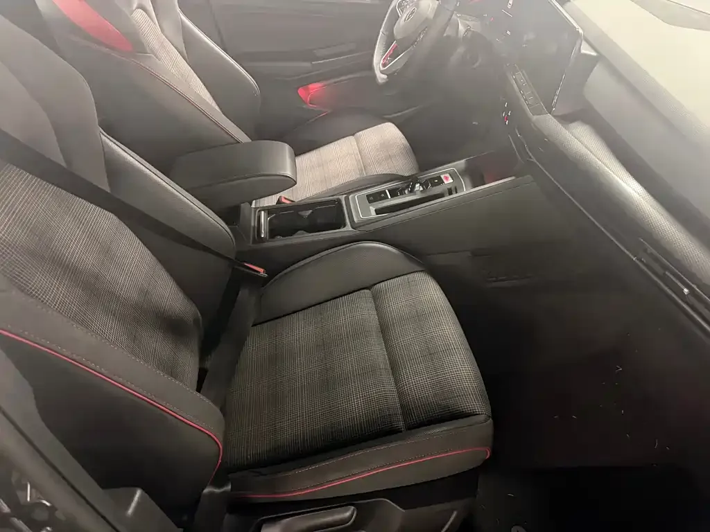 Volkswagen Golf GTI — фото 7