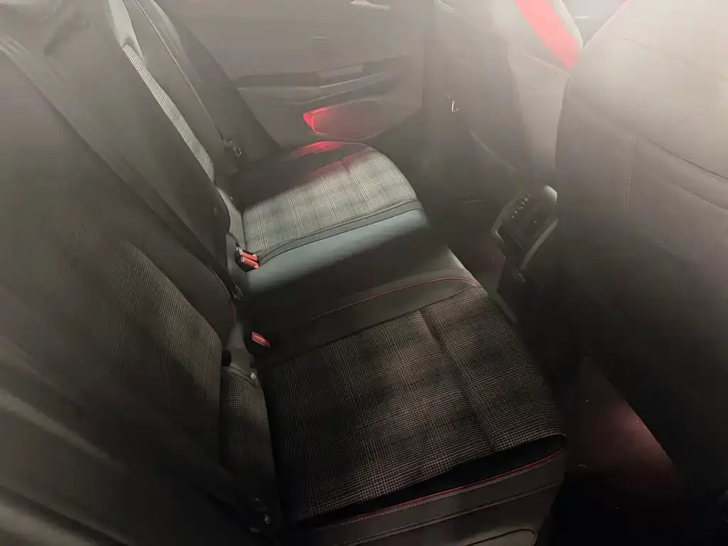 Volkswagen Golf GTI — фото 4