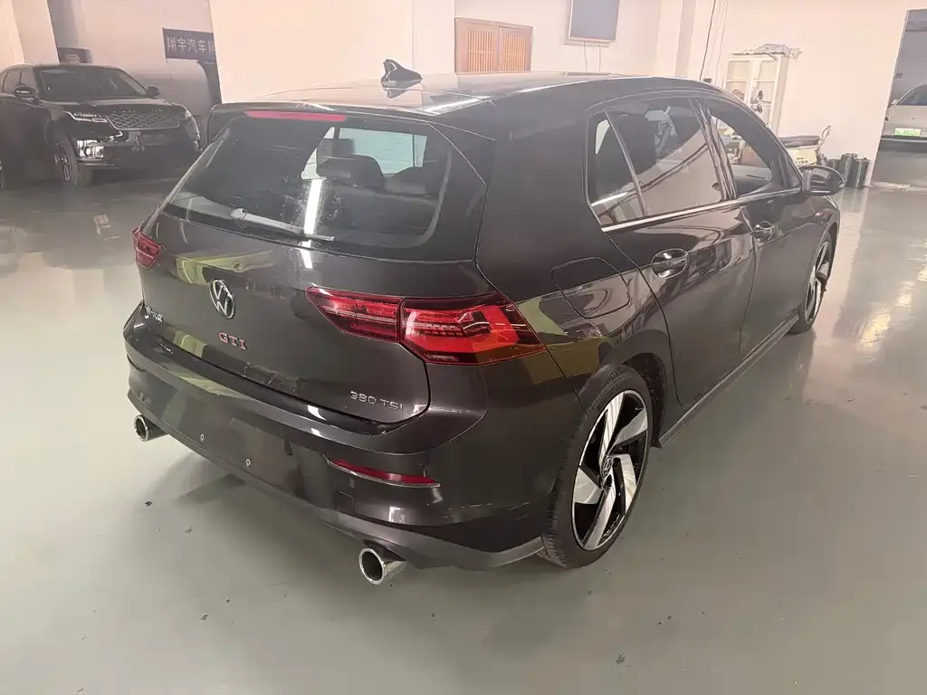 Volkswagen Golf GTI — фото 9