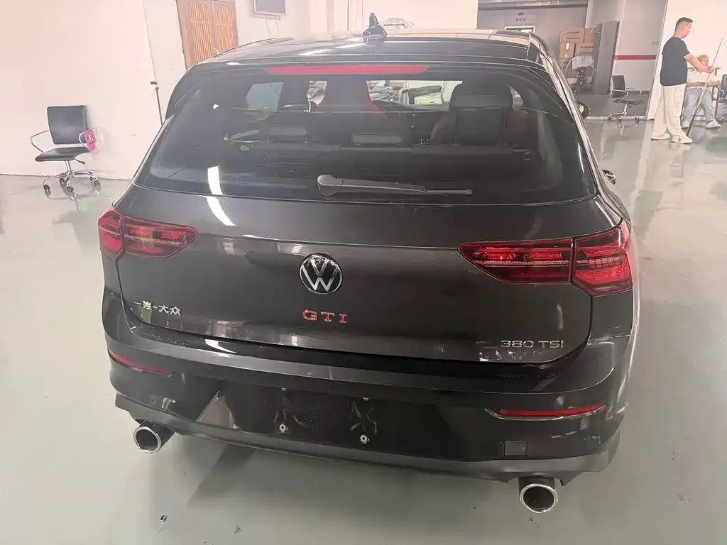 Volkswagen Golf GTI — фото 10