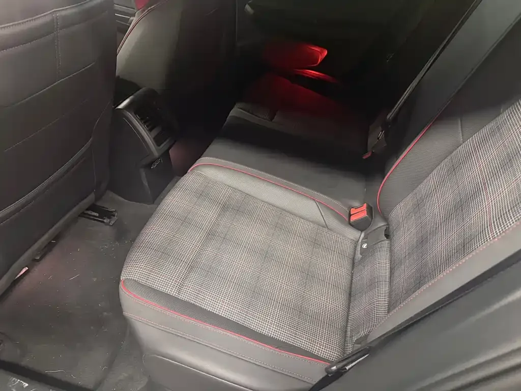 Volkswagen Golf GTI — фото 5