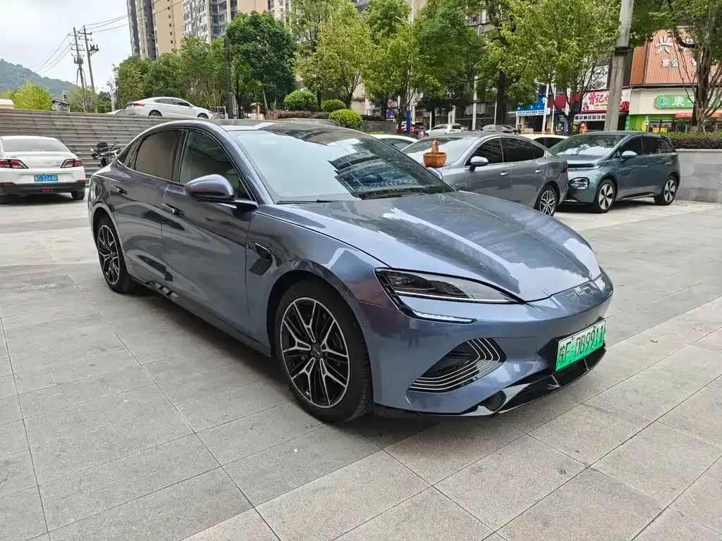 BYD Seal — фото 1