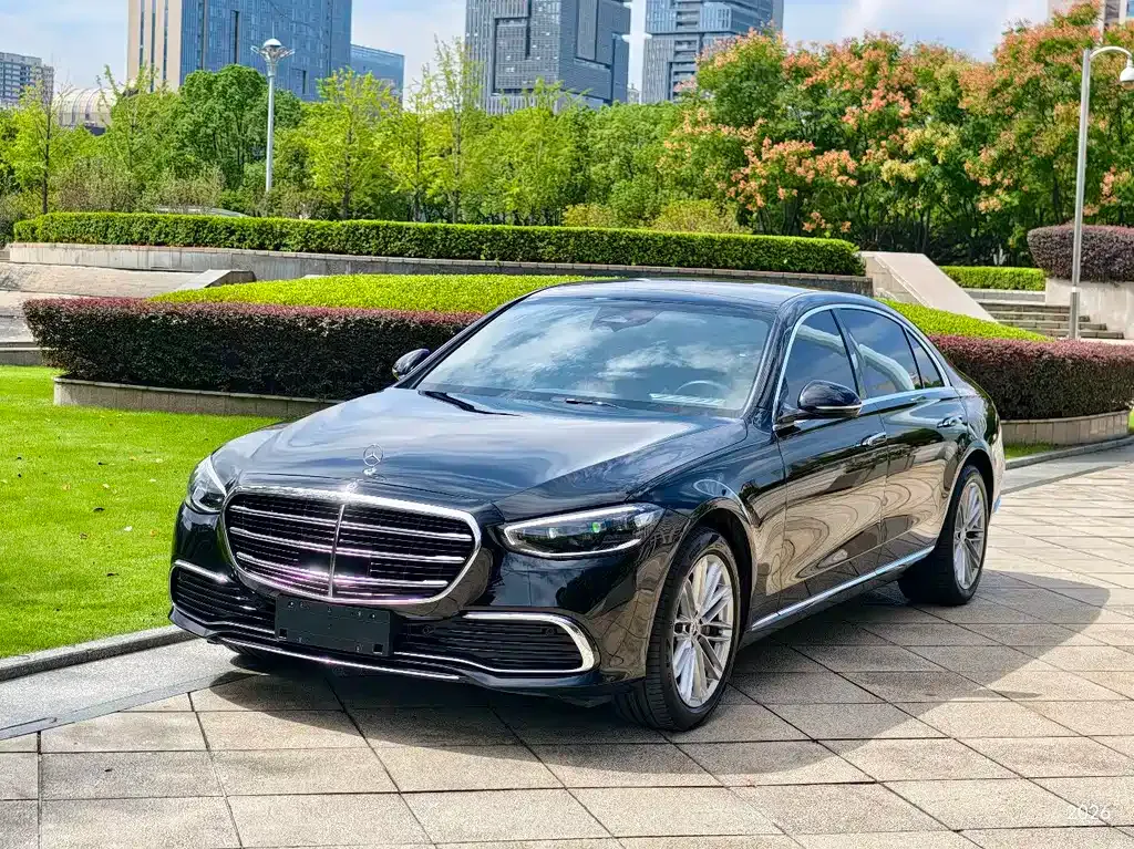 Mercedes-Benz S-Class — фото 1