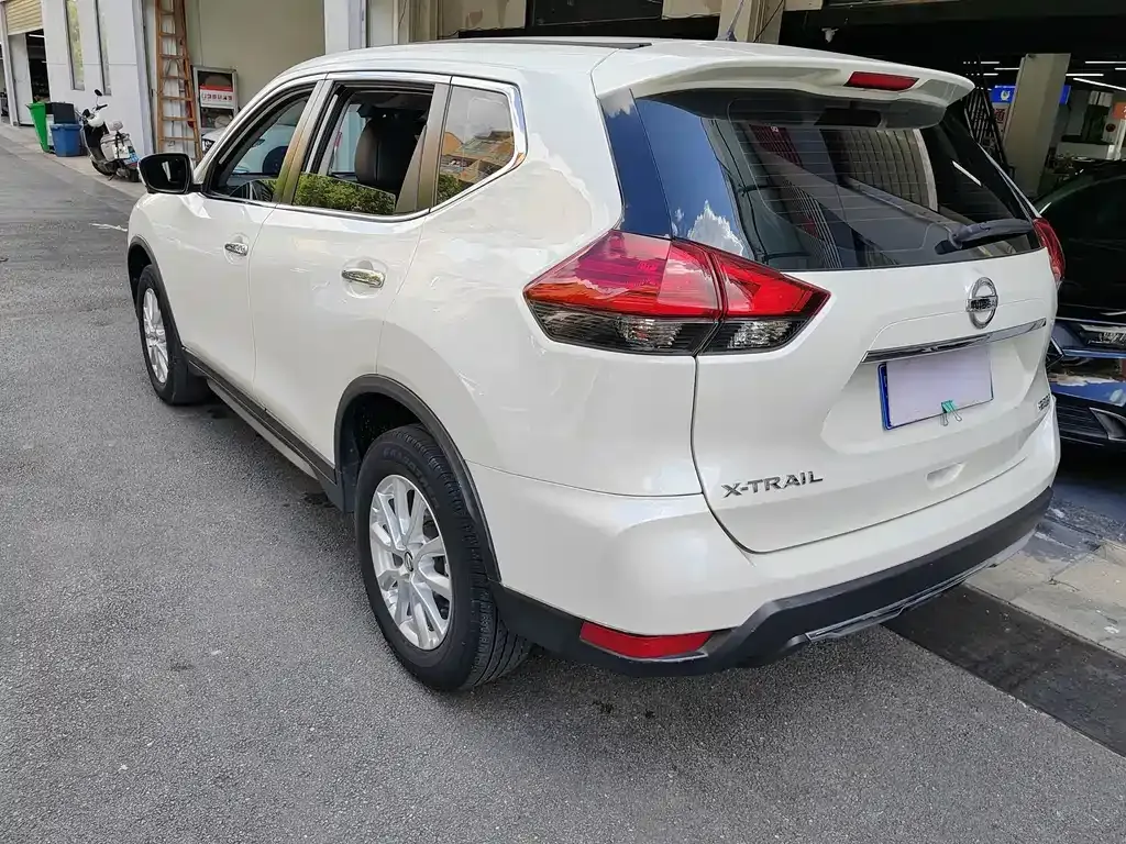 Nissan X-Trail — фото 10