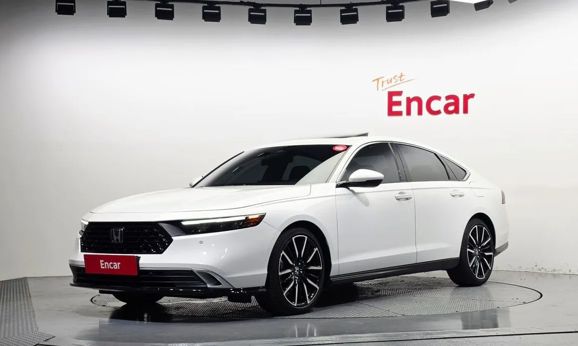 Honda Accord — фото 1