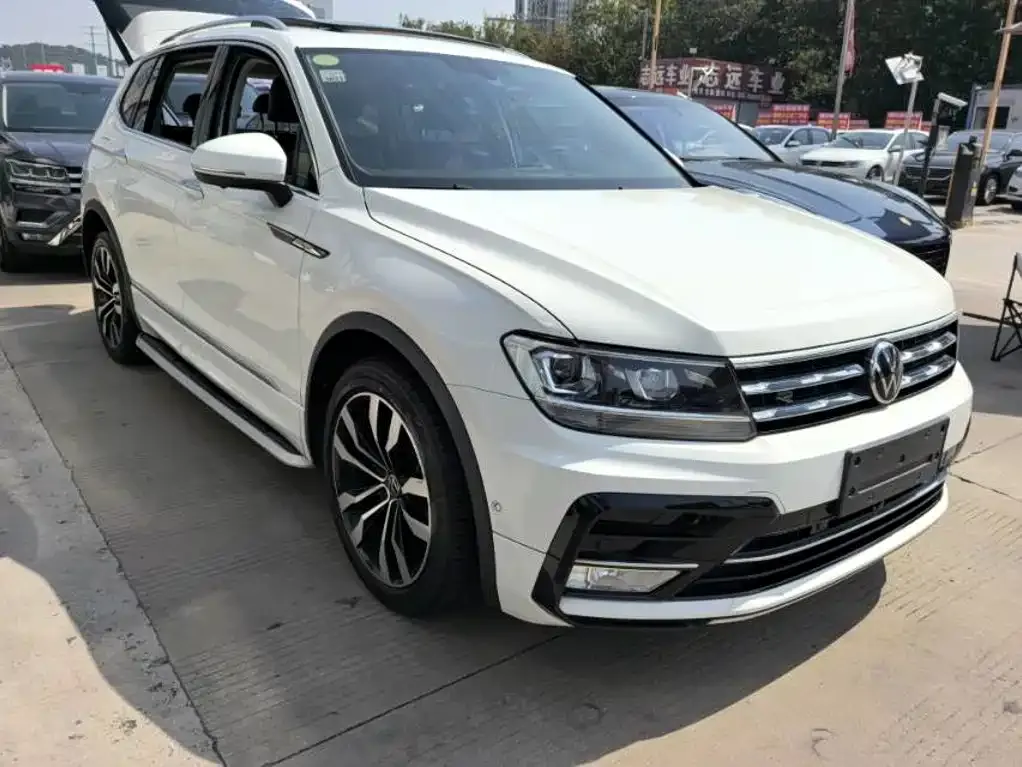 Volkswagen Tiguan L — фото 3