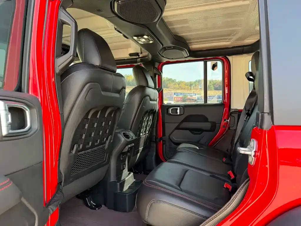 Jeep Wrangler — фото 4