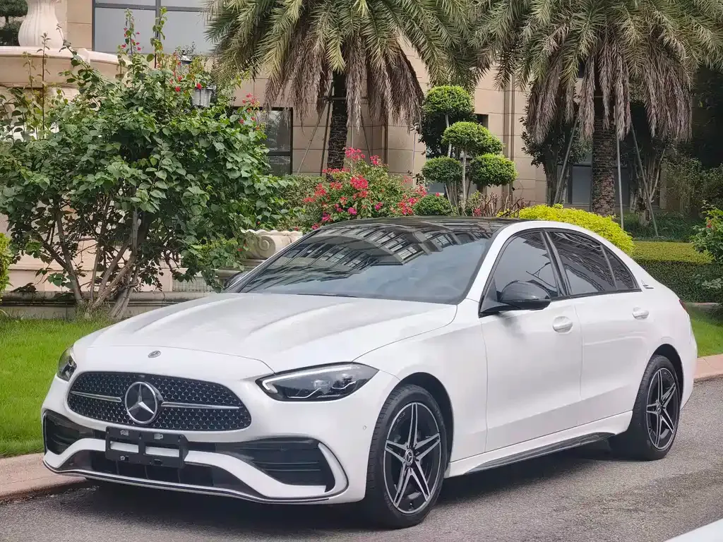 Mercedes-Benz C-Class — фото 1